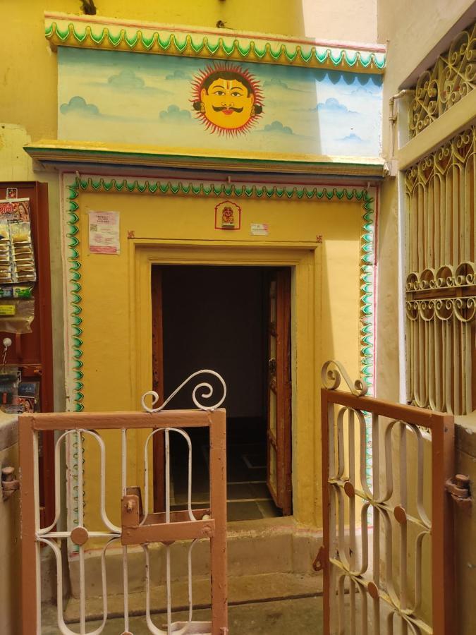 Heritage Homestay@Old City Near Ganges Benares Buitenkant foto